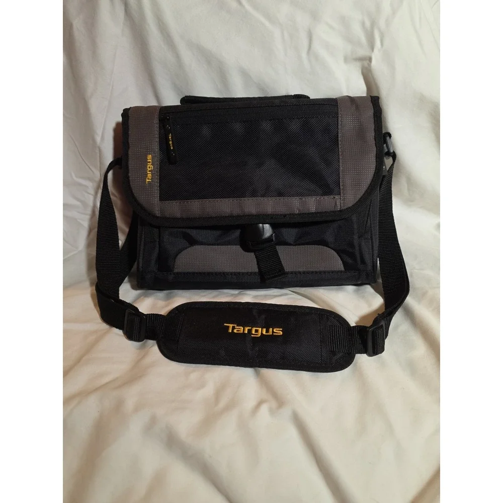 Targus 11 Inch Messenger Bag